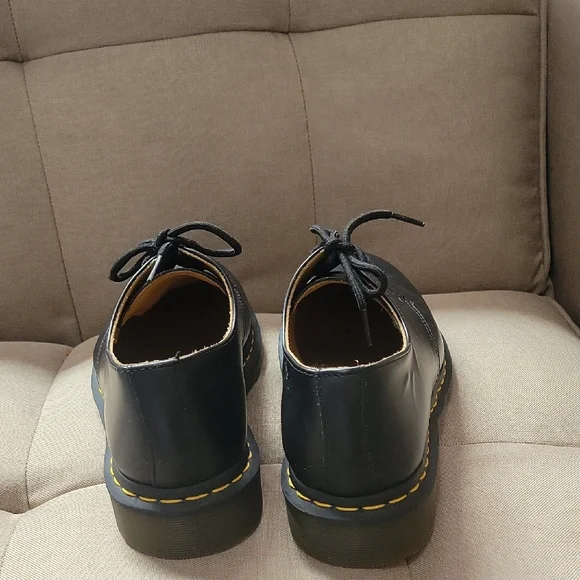 Dr. Martens Black Leather Men's Shoes - Picture 4 of 7